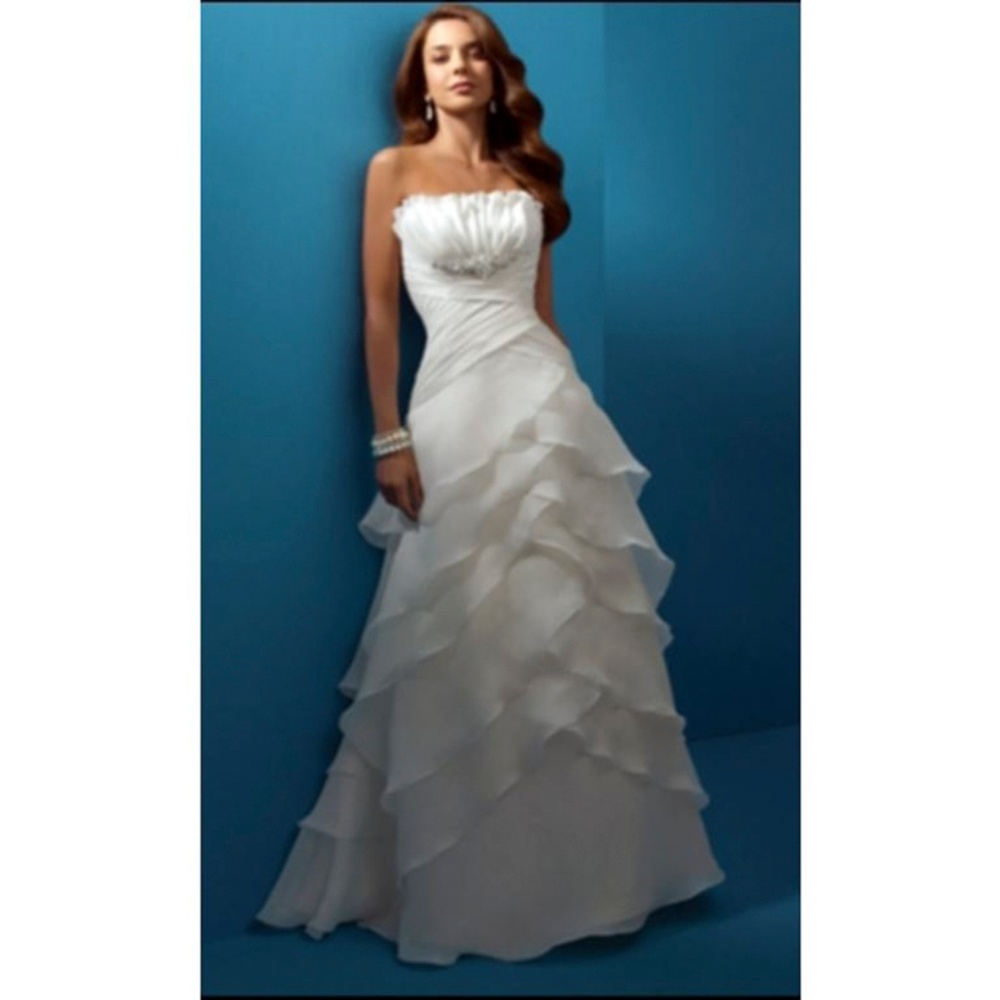 Alfred Angelo Style 2100 Wedding Dress